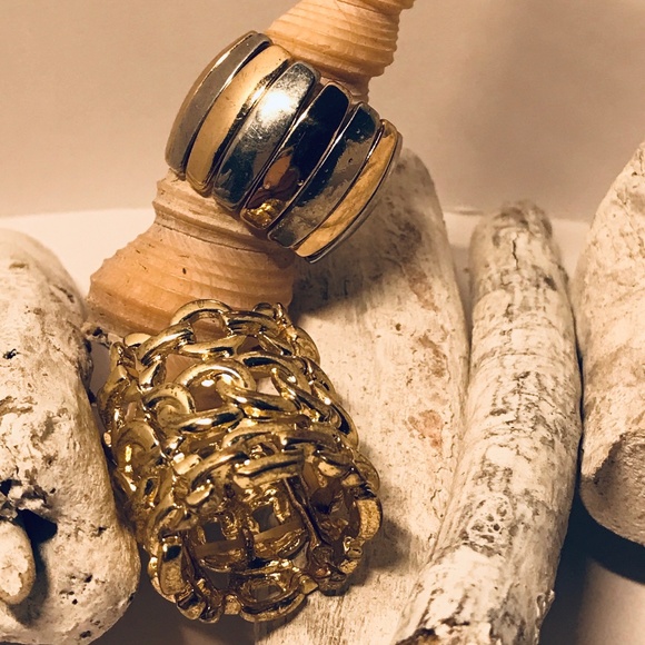 Two Gold and Silver Toned Rings - Picture 3 of 4